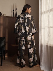 Pyjamas boutonné en Satin modal Fleuri Noir et Blanc B by Ted Baker - Image 2 de 5