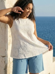 Roman White Curve Sunflower Lace Texture Vest - Image 1 of 4
