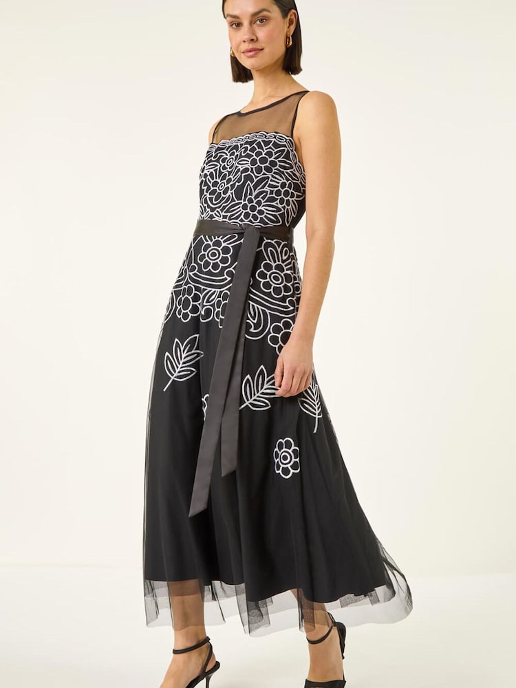 Robe Roman Fleurie Brodée - Image 1 sur 5