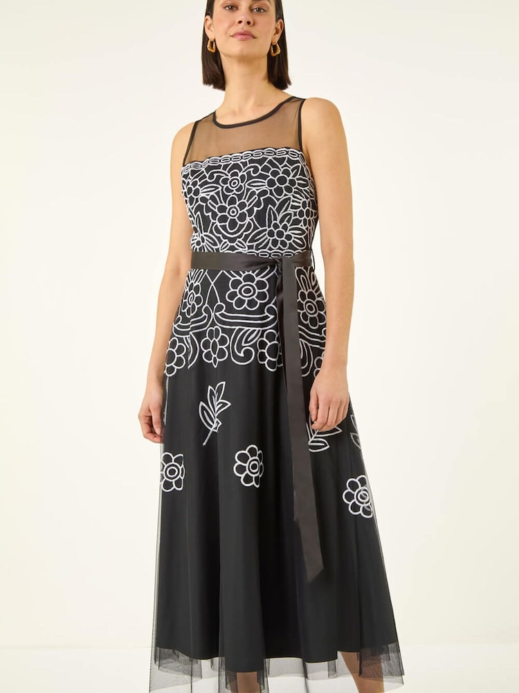 Robe Roman Fleurie Brodée - Image 2 sur 5