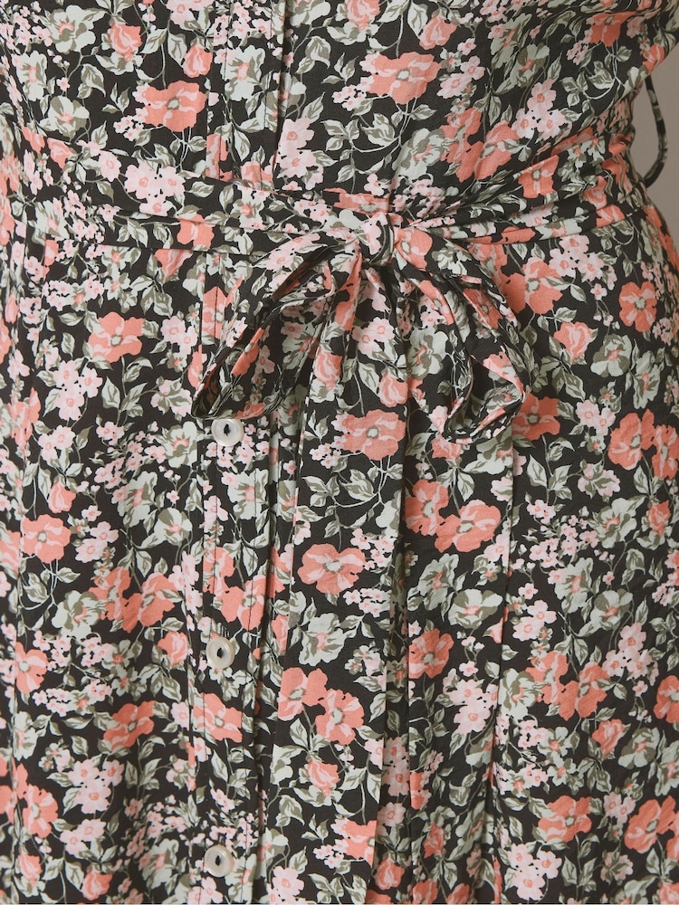 فستان بتصميم قميص برباط خصر بطبعة مورّدة من M&Co - Image 6 of 6 فستان بتصميم قميص برباط خصر بطبعة مورّدة من M&Co - Image 6 of 6