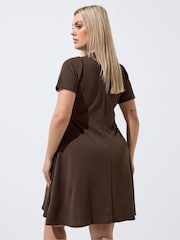 Yours Curve Brown Limited Skater Pleated Dress - Image 3 of 5