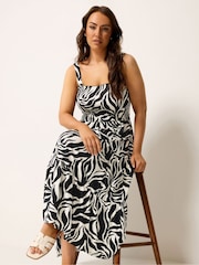 فستان ماكسي متوسط الطول بتصميم مُجمّع من Yours Curve - Image 3 of 5