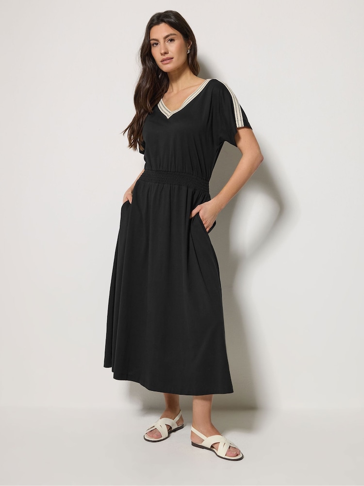 M&Co Black V-Neck Contrast Trim Midi Dress - Image 2 of 5