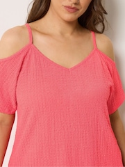 Yours Curve Pink Textured Cold Shoulder Top - Image 4 of 5