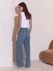 Azul marino - Pantalones de chándal suaves de pernera ancha y corte holgado en mezcla de modal de Lipsy - Imagen 5 de 5