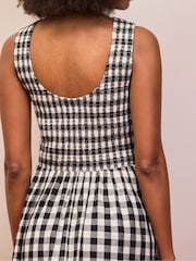 Ro&Zo Black Petite Gingham Shirred Racer Dress With Linen - Image 4 of 4