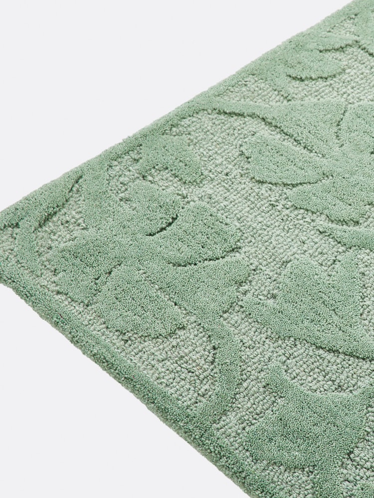 La Redoute Intérieurs Green Eucalyptus Tyma Woolen Rug with A Flower Print - Image 2 of 4 La Redoute Intérieurs Green Eucalyptus Tyma Woolen Rug with A Flower Print - Image 2 of 4