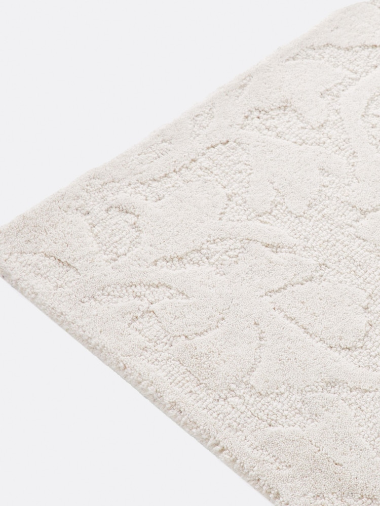 La Redoute Intérieurs Ecru Tyma Woolen Rug with A Flower Print - Image 2 of 4 La Redoute Intérieurs Ecru Tyma Woolen Rug with A Flower Print - Image 2 of 4