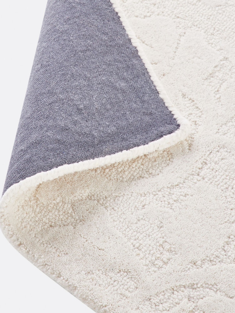 La Redoute Intérieurs Ecru Tyma Woolen Rug with A Flower Print - Image 4 of 4 La Redoute Intérieurs Ecru Tyma Woolen Rug with A Flower Print - Image 4 of 4