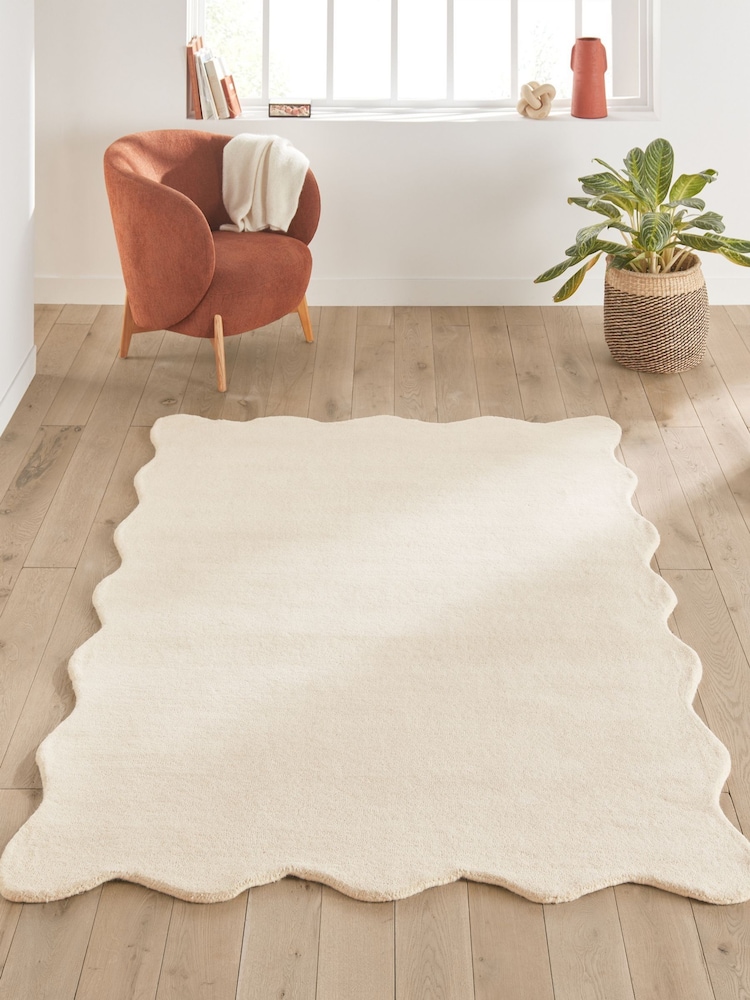 La Redoute Intérieurs Ecru Scalero Scalloped 100% Wool Rug - Image 1 of 4 La Redoute Intérieurs Ecru Scalero Scalloped 100% Wool Rug - Image 1 of 4