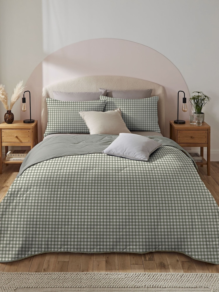 Silentnight Summer Breeze Gingham Coverless Duvet - 4.5 Tog - Image 1 of 9 Silentnight Summer Breeze Gingham Coverless Duvet - 4.5 Tog - Image 1 of 9