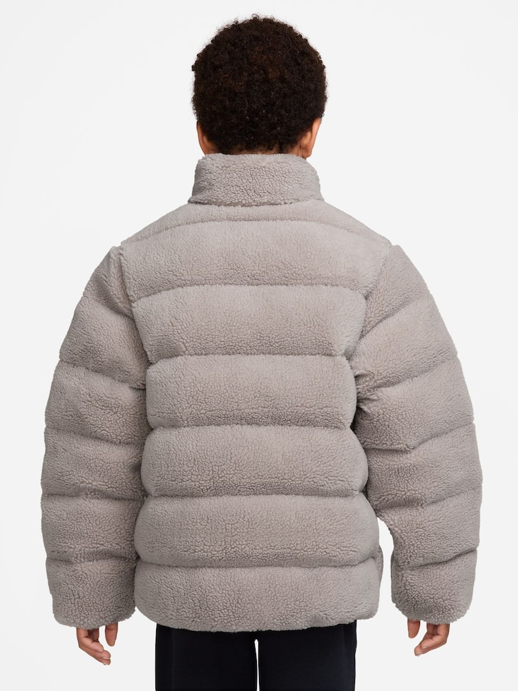 Nike Particle Grey Sportswear Therma-FIT Loose Puffer Jacket - Image 2 of 3 Nike Particle Grey Sportswear Therma-FIT Loose Puffer Jacket - Image 2 of 3