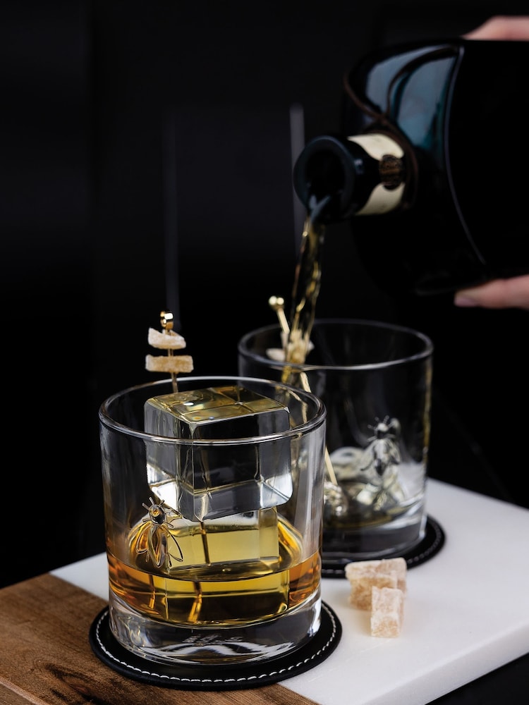 La Rochère Set of 4 Clear Bee Whisky Tumblers 32CL - Image 1 of 5 La Rochère Set of 4 Clear Bee Whisky Tumblers 32CL - Image 1 of 5