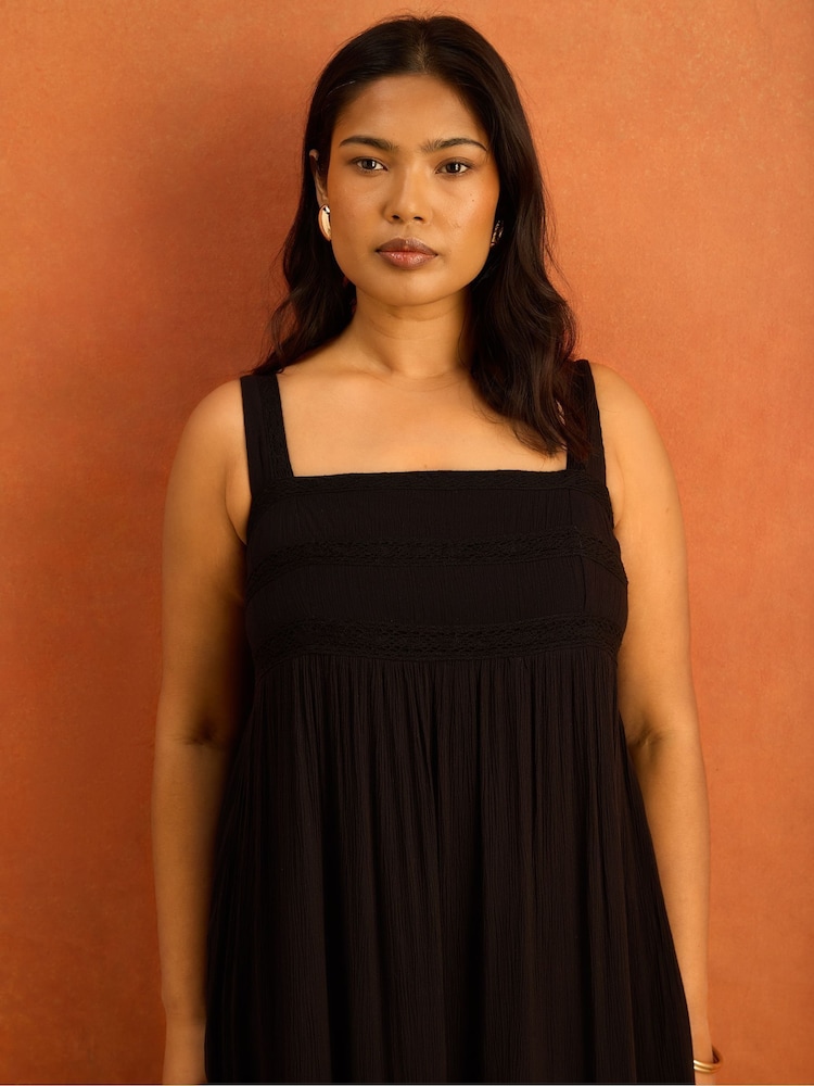 Live Unlimited Black Crinkle Pintuck Lace Trim Midaxi Dress - Image 5 of 5