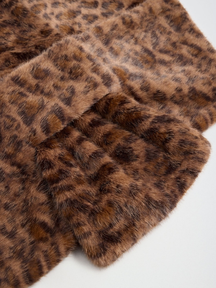 Love & Roses Leopard Print Faux Fur Scarf - Image 6 of 6