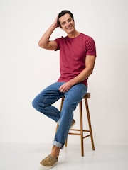 أحمر - تيشرت كلاسيكي بحافة رقبة مستديرة من Crew Clothing Company - صورة 4 من 5