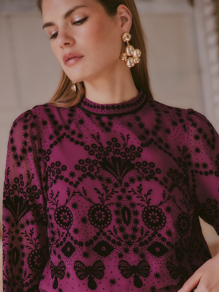 Фуксия қызғылт - Love & Roses Flocked Bow Blouse - 5суретінің 2 суреті Фуксия қызғылт - Love & Roses Flocked Bow Blouse - 5суретінің 2 суреті