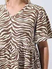 Yours Curve Brown Limited Zebra V-Neck Peplum Top - Image 4 of 5