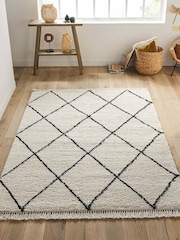 La Redoute Intérieurs White Black Jiraya Fringed Berber-Style Rug - Image 1 of 3