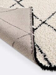 La Redoute Intérieurs White Black Rabisco Berber Style Rug - Image 4 of 4