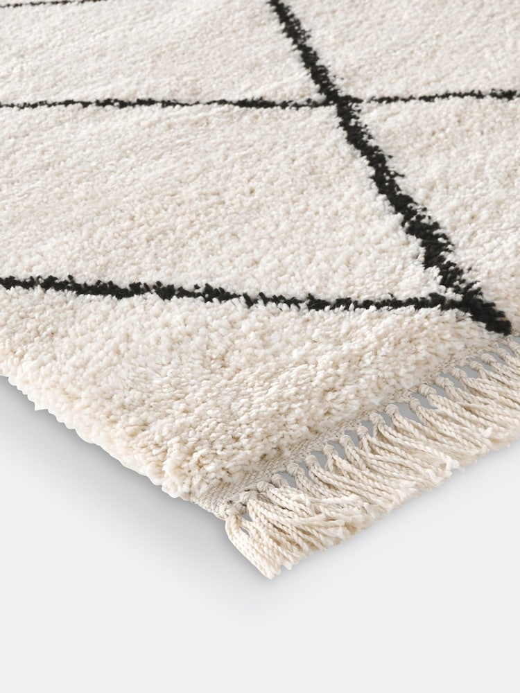 La Redoute Intérieurs White Black Jiraya XL Berber-Style Rug - Image 3 of 3 La Redoute Intérieurs White Black Jiraya XL Berber-Style Rug - Image 3 of 3