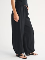 Abercrombie & Fitch Black Crinkle Balloon Pull On Trousers - Image 3 of 6