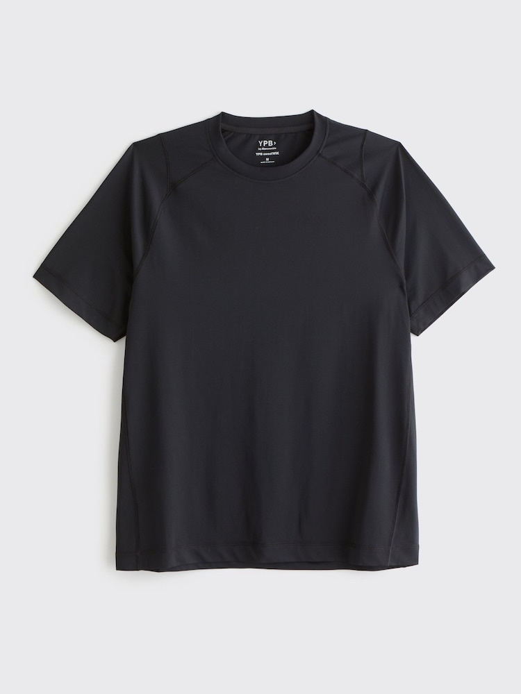 Abercrombie & Fitch Black Sweat Wick Workout T-Shirt - Image 1 of 1 Abercrombie & Fitch Black Sweat Wick Workout T-Shirt - Image 1 of 1