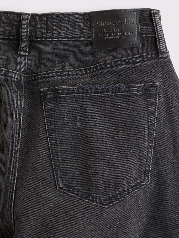 Abercrombie & Fitch Black Relaxed Straight Fit Jeans - Image 7 of 7 Abercrombie & Fitch Black Relaxed Straight Fit Jeans - Image 7 of 7