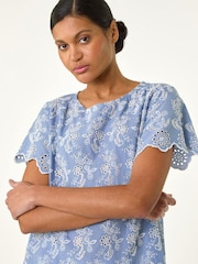 Roman Blue Floral Broidery Top - Image 4 of 5