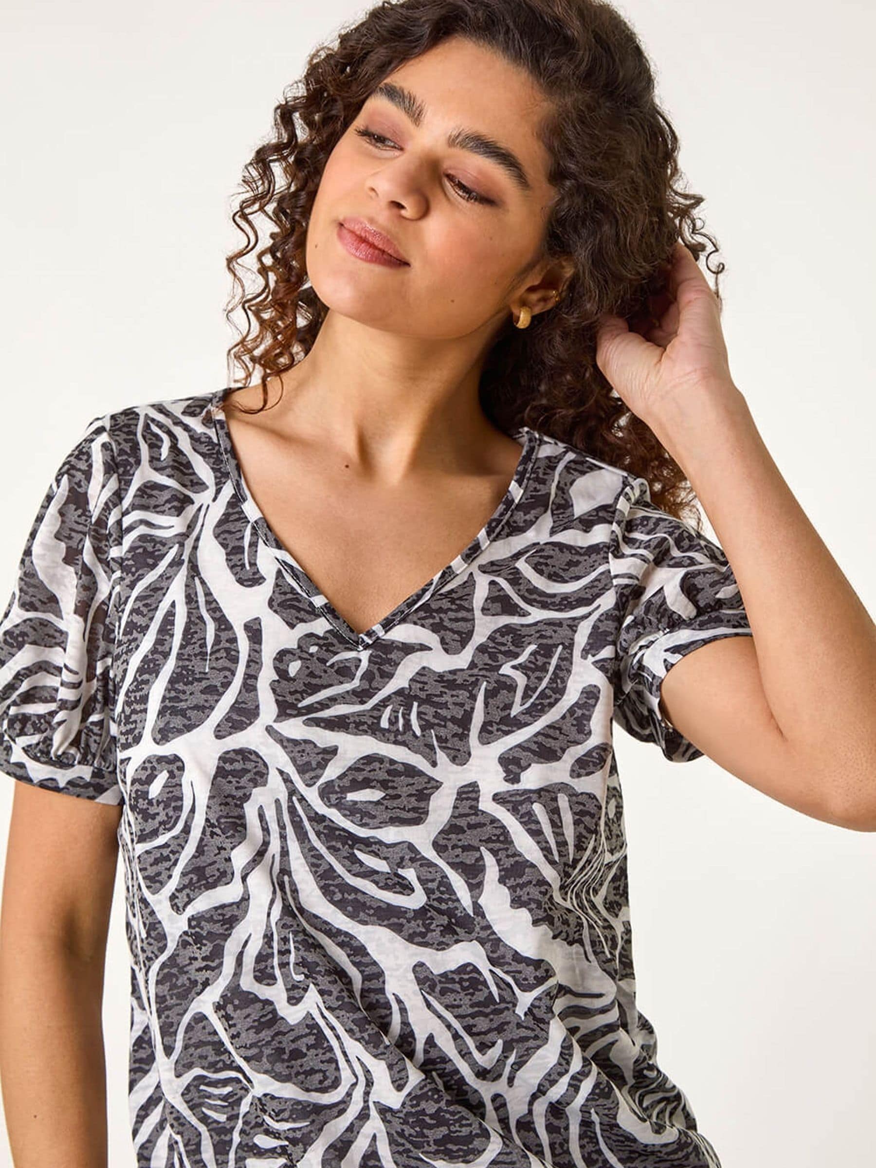 Roman Women's Black Floral Burnout Print Blouson Top Size 18 - Image 2
