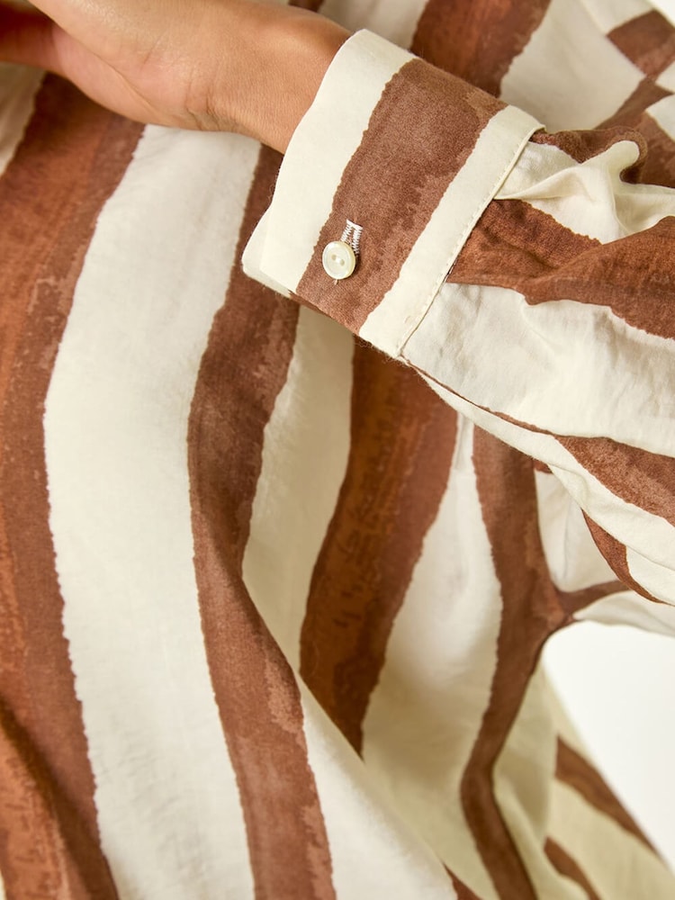 قميص مريح بطبعة مخططة مزوَّد بأزرار من Roman - Image 5 of 5