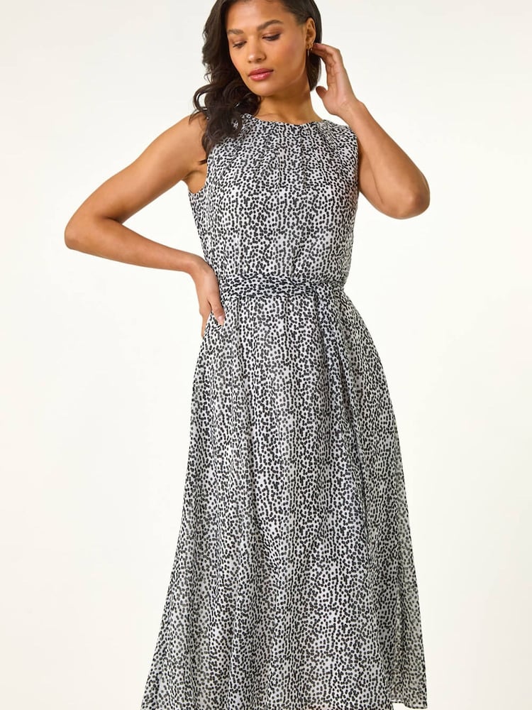 فستان متوسط الطول طبعة منقطة بطيات من Roman - Image 1 of 5 فستان متوسط الطول طبعة منقطة بطيات من Roman - Image 1 of 5