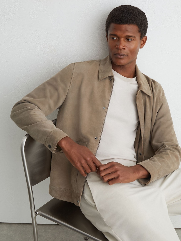 Marrom Taupe - Reiss Granual Suede Twin-Pocket Jacket - Imagem 1 de 8 Marrom Taupe - Reiss Granual Suede Twin-Pocket Jacket - Imagem 1 de 8