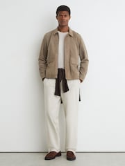 Marrom Taupe - Reiss Granual Suede Twin-Pocket Jacket - Imagem 3 de 8
