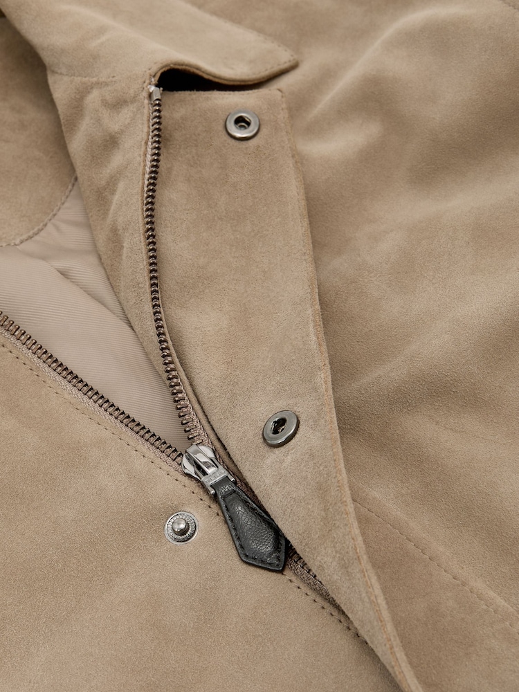 Marrom Taupe - Reiss Granual Suede Twin-Pocket Jacket - Imagem 8 de 8 Marrom Taupe - Reiss Granual Suede Twin-Pocket Jacket - Imagem 8 de 8