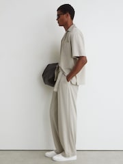 Reiss Light Stone Walker Belted Relaxed-Fit Pleated Trousers - Image 4 of 8