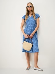 Γαλάζιο - Crew Clothing Φόρεμα με φλοράλ ζέρσεϊ Alyssia Με κουμπιά Meadow - Εικόνα 1 από 5
