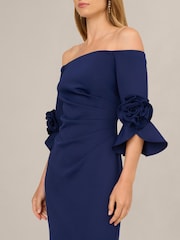 فستان كريب من نسيج سكوبا موديل Rosette من Adrianna Papell - Image 3 of 4