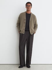 Reiss Sable Green Padstow 100% Cashmere V-Neck Cardigan - Image 3 of 7