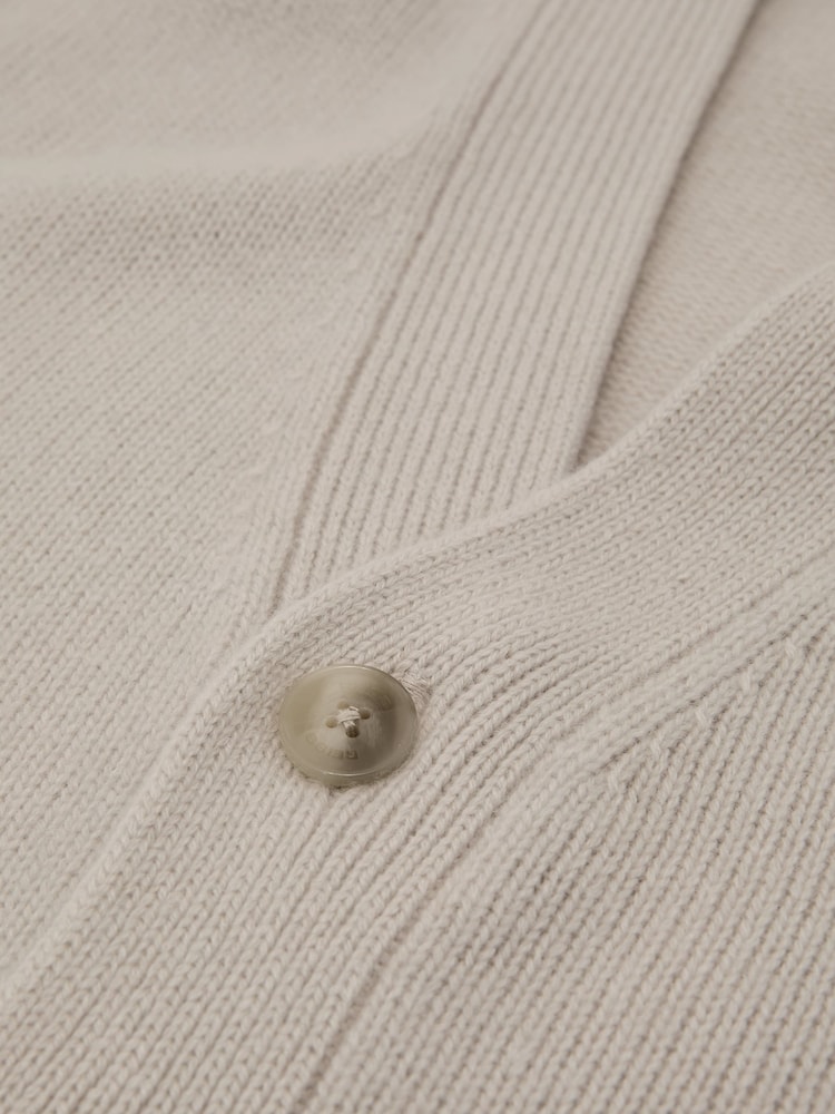 Reiss Parchment Grey Padstow 100% Cashmere V-Neck Cardigan - Image 7 of 7 Reiss Parchment Grey Padstow 100% Cashmere V-Neck Cardigan - Image 7 of 7