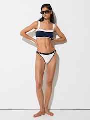 Reiss Saskia Contrast Bikinibroekje met vaste zijkanten - Afbeelding 3 van 7