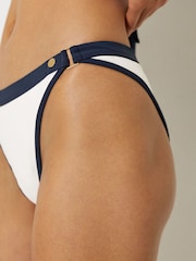 Reiss Saskia Contrast Bikinibroekje met vaste zijkanten - Afbeelding 5 van 7