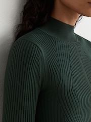 Žalsvai žalia - Reiss Nancy briaunotas megztinis su imitacine apykakle - 5 paveikslėlis iš 7