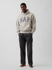 Pelēks - Gap VintageSoft NAP Logo Hoodie - Attēls 3 no 6