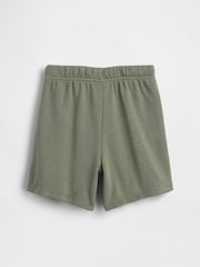 Zielony - Luźne szorty bez zapięcia Gap z tkaniny frotte (6 mies. – 5 lat) - Obraz 2 z 3