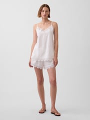 Gap White 4 inch Mid Rise Linen-Blend Lace-Trim Shorts - Image 4 of 6