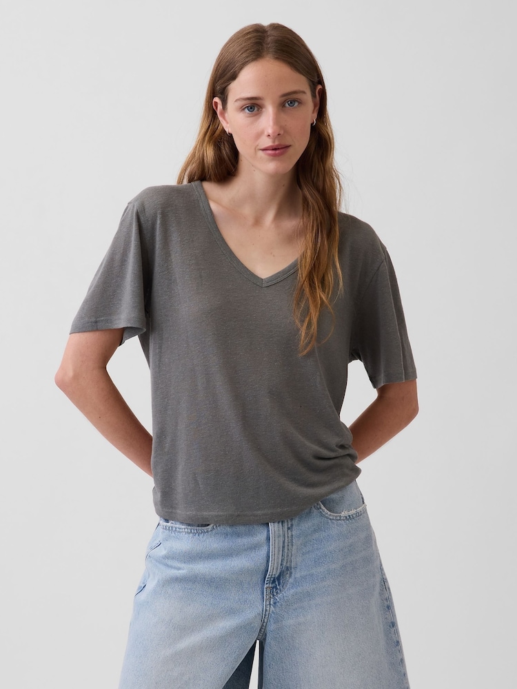 Gap Grey Linen-Blend Relaxed V-Neck T-Shirt - Image 1 of 1 Gap Grey Linen-Blend Relaxed V-Neck T-Shirt - Image 1 of 1