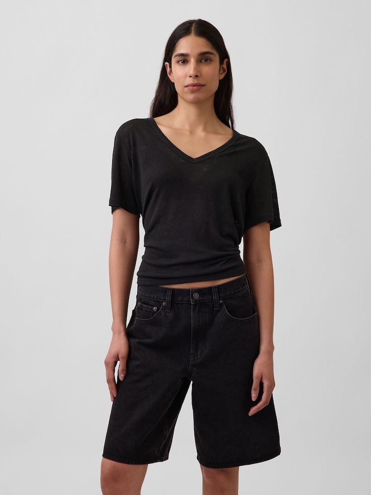Gap Black Linen-Blend Relaxed V-Neck T-Shirt - Image 1 of 4 Gap Black Linen-Blend Relaxed V-Neck T-Shirt - Image 1 of 4