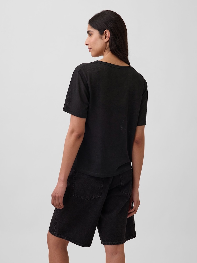 Gap Black Linen-Blend Relaxed V-Neck T-Shirt - Image 2 of 4 Gap Black Linen-Blend Relaxed V-Neck T-Shirt - Image 2 of 4